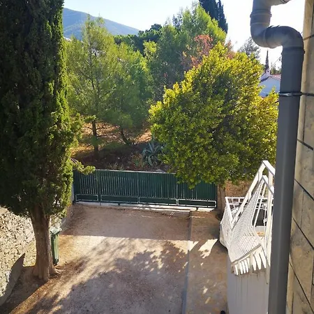 Benegois דירה